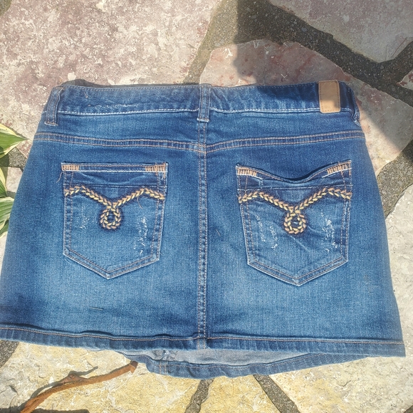 EUC Dark Wash Denim Mini Skirt Size 9 / 10 - Picture 1 of 8